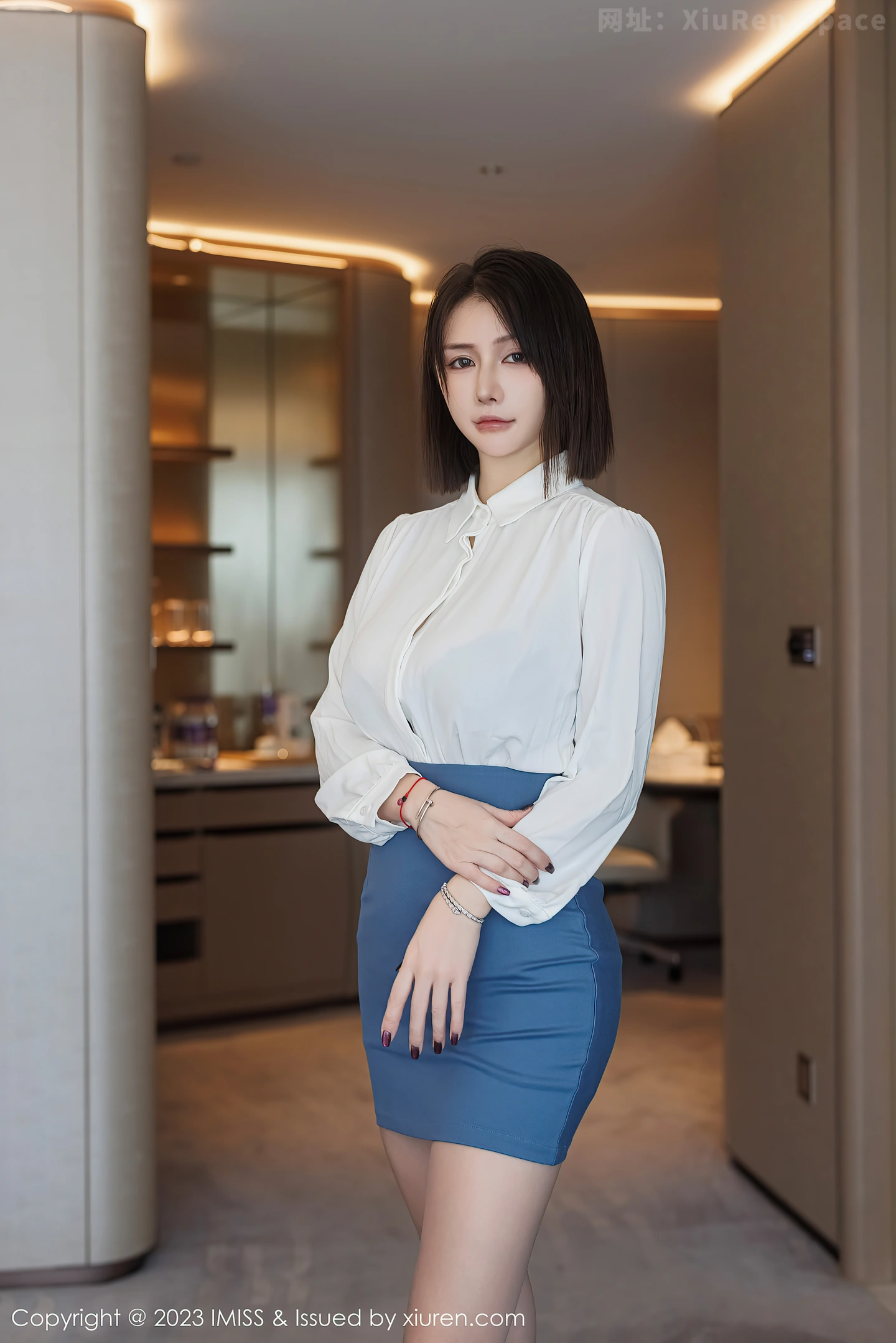 图片[3]-[IMISS爱蜜社]Vol.737 模特Evon陈赞之白T配蓝短裙露黑色蕾丝内衣超薄肉丝诱惑写真58P-秀人网官方网站